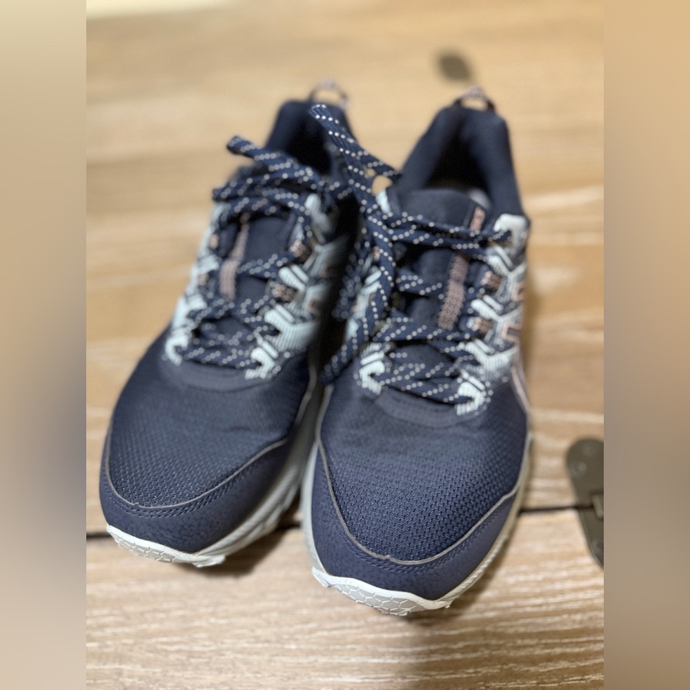 ASICS Women’s GEL-Venture 9 Trail Running Shoes Size 9